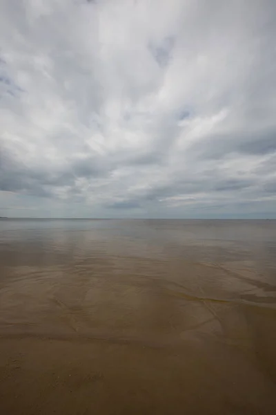 Clima Desagradable Con Majestuosas Nubes Sobre Lago Peipsi —  Fotos de Stock