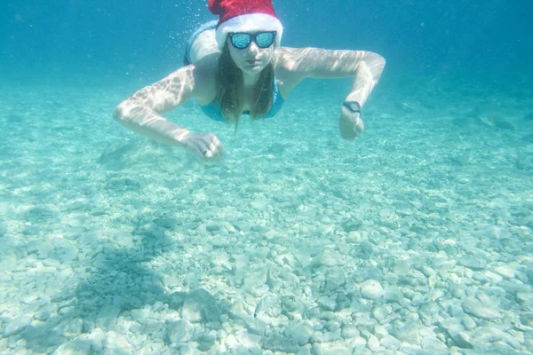 Woman Santa Claus Hat Swimming Underwater Sea Christmas Vacation Sea — Stock Photo, Image