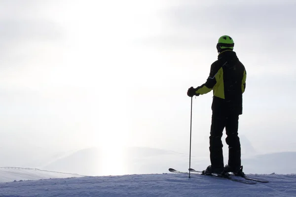 Skieur Sur Piste Ski Avec Des Montagnes Arrière Plan — Photo