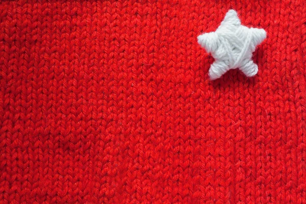 Handgemaakte Christmas Star Rood Gebreide Wollen Achtergrond Met Kopieerruimte Voor — Stockfoto