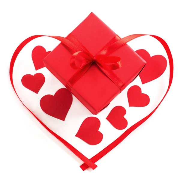 Маленькая Красная Коробка Подарка Лентой Лук Бумаги Сердца Студии Изолированы — стоковое фото