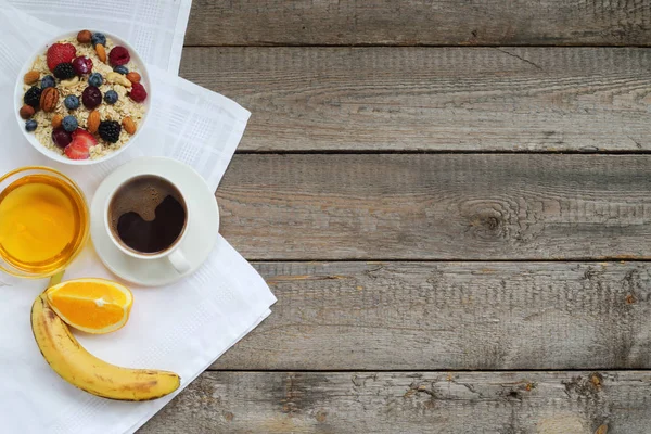 Hälsosam frukost på bordet — Stockfoto