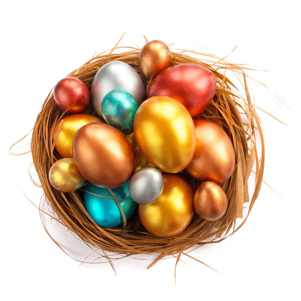 Velikonoční hnízdo s zlatá vejce — Stock fotografie