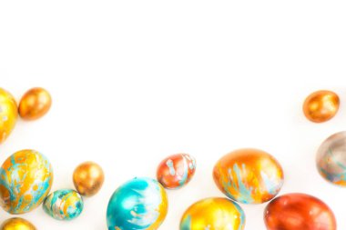 Beyaz izole el yapımı Paskalya yumurtaları