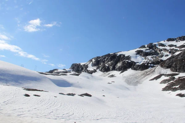 Valle montañoso en primavera — Foto de Stock