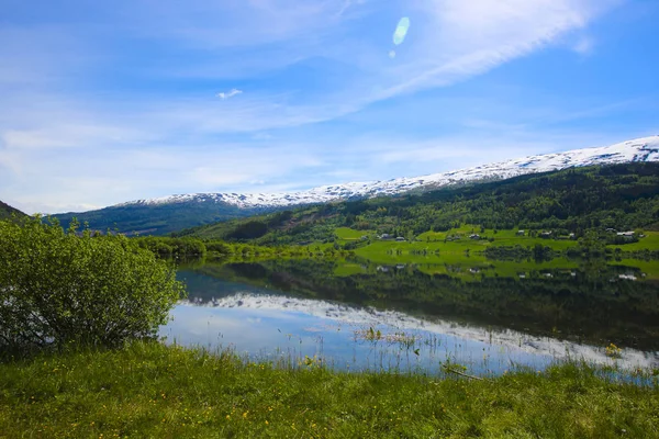 Sjön landskap i Norge — Stockfoto