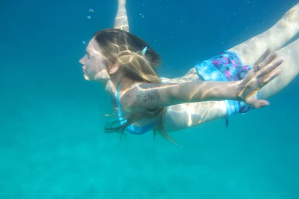 Woman Swimming Underwater Mediterranean Adriatic Sea Croatia — Stock Photo, Image