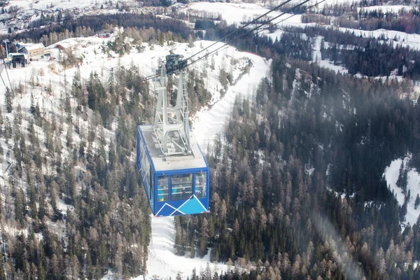 Gondola Lift Linbana Skidorten Cortina Ampezzo Vinter Stadsutsikt Från Tofana — Stockfoto
