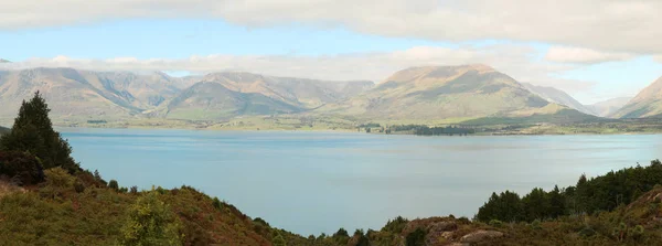 Озеро Вакатипу Красивыми Горами Заднем Плане Южном Острове Новой Зеландии — стоковое фото