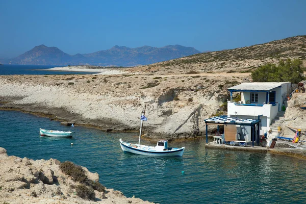 Barco Pesca Frente Pueblo Pescadores Azules Isla Milos Grecia — Foto de Stock