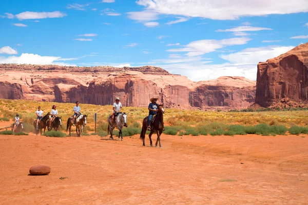 Utah Usa Julho 2018 Cavaleiros Montados Com Navajo Para Uma — Fotografia de Stock