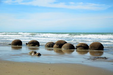 Sferik Moeraki boulders Koekohe Beach South Island, Yeni Zelanda.