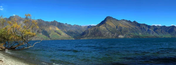 Güzel Manzara Dağlarla Çevrili Wakatipu Gölü — Stok fotoğraf