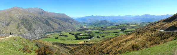 Queenstown Onun Dağlar Tepeler Yeşil Peyzaj Yakınındaki Güzel Göl Lçe — Stok fotoğraf