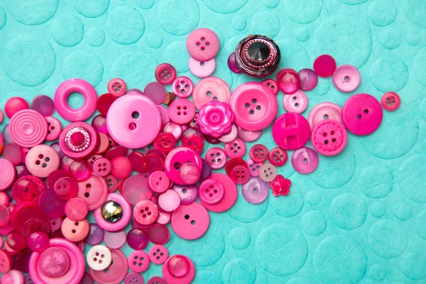 Collection Boutons Roses Trous Sur Fond Turquoise Avec Texture — Photo