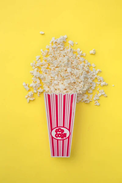 Top View Red Container Full Fresh Popcorn Yellow Table — Stock Photo, Image