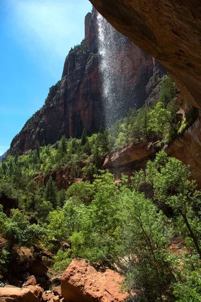 Emerald havuzları, Zion National park Utah Amerika Birleşik Devletleri'nde, şelaleler