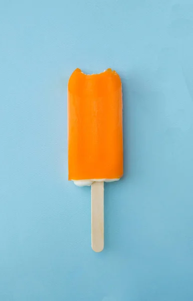 Orange Popsicle Blue Background — Stock Photo, Image