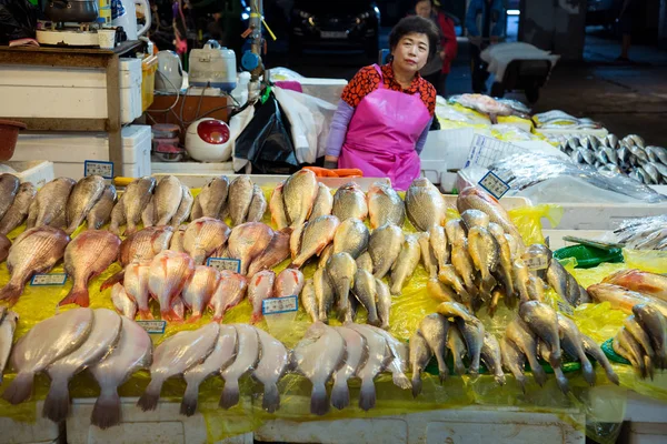 Seoul South Korea May 2018 Woman Her Stand Fish Market — Stock Photo, Image