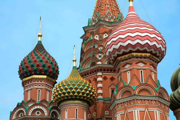 莫斯科 俄罗斯 2017年6月30日 瓦斯利大教堂的关闭被祝福的也被称为圣罗勒的大教堂 是一个教堂在红色广场在莫斯科 俄罗斯 — 图库照片