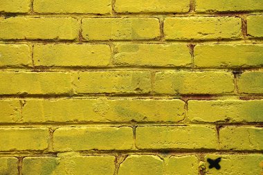 Sarı pastel mat tuğla duvar boyası