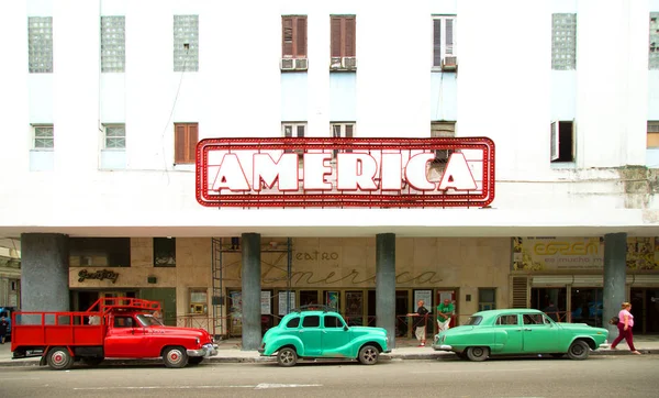 아바나 2018 년대에 그들은 쿠바의 600 이상의 영화관의 — 스톡 사진