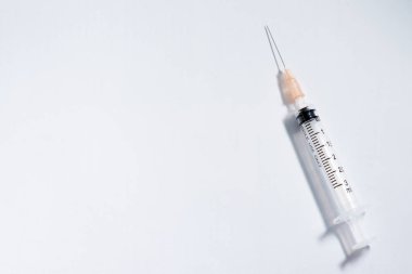 şırınga beyaz arka plan üzerinde izole iğne (enjeksiyon iğne) 