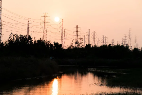 Silhouette Palo Alta Tensione Sfondo Cielo Tramonto — Foto Stock