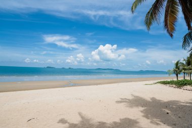 Güzel doğa deniz yaz arkaplanı, kumsal.
