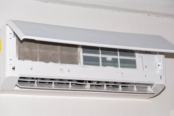 clean air conditioner at home (dust)