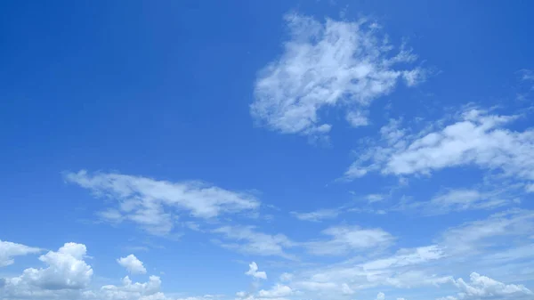 Cielo Azzurro Chiaro Sfondo Nuvole Con Sfondo — Foto Stock