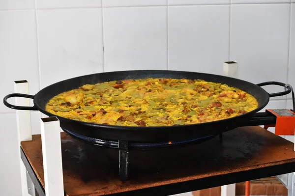 Typowa Hiszpańska Paella Ryżem — Zdjęcie stockowe