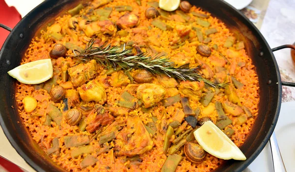 Tipik Bir Spanyol Paella — Stok fotoğraf