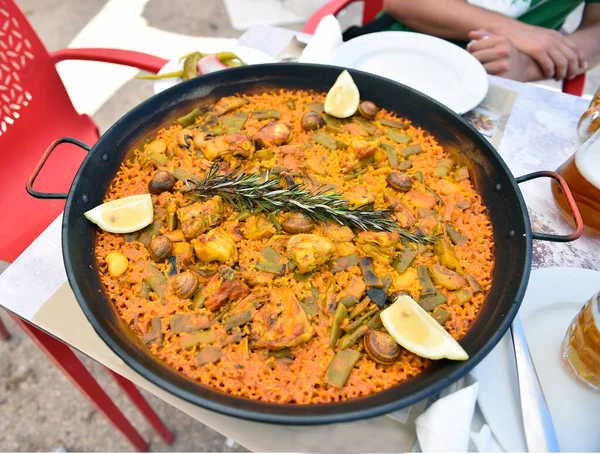 Tipik Bir Spanyol Paella — Stok fotoğraf