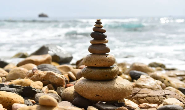 Una Torre Pietre Sulla Spiaggia — Foto Stock