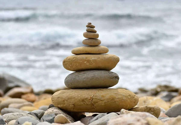 Uma Torre Pedras Praia — Fotografia de Stock