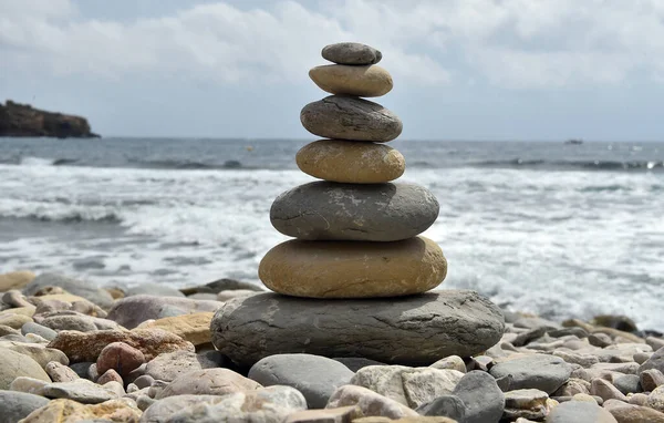 Una Torre Piedras Playa —  Fotos de Stock