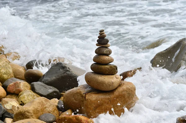 Uma Torre Pedras Praia Fotografias De Stock Royalty-Free