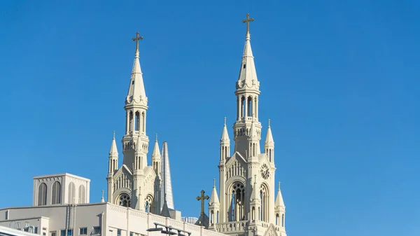 San Francisco, ABD - Ağustos 2019: Aziz Peter ve Paul Kilisesi San Francisco 'da