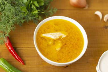 Balık bir kase sebze çorbası