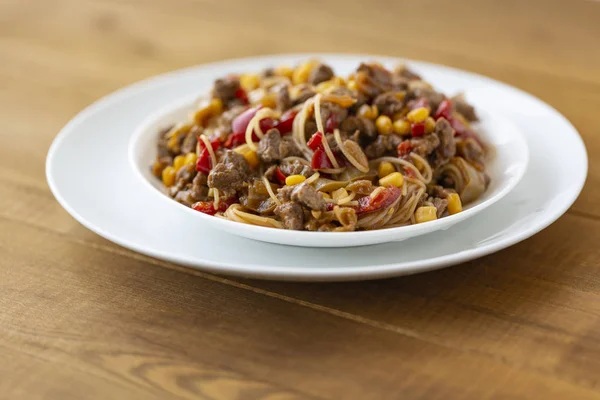 Fideos Con Carne Verduras Salsa Agridulce —  Fotos de Stock