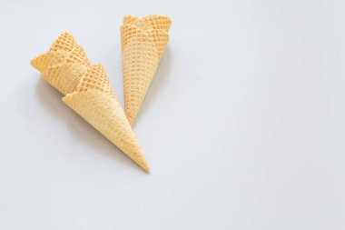 Gözleme dondurma külahı metin için yer ile hafif bir arka plan üzerinde.