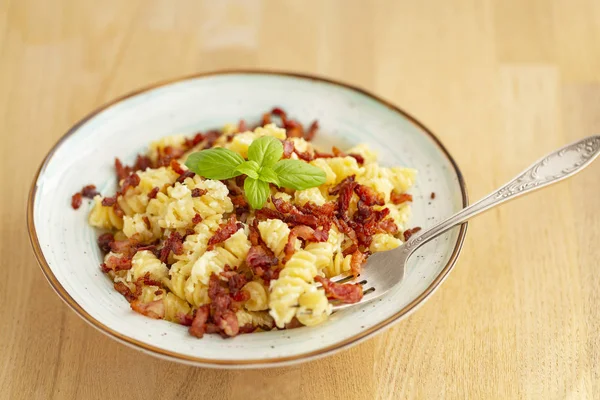 Pasta Carbonara Con Tocino Huevos Queso Parmesano — Foto de Stock