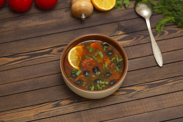 Solyanka Soup Lemon Meat Pickles Tomato Sauce Olivestraditional Russian Dish — Stock Photo, Image