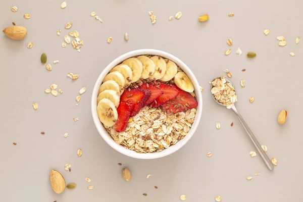 Smoothieschale Mit Müsli Erdbeeren Bananenscheiben Und Leinsamen Konzept Für Gesunde — Stockfoto