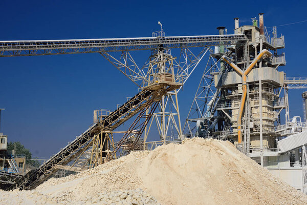 Огромная карьерная зона в Северном Израиле
.  