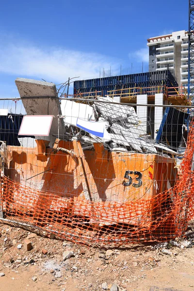 Gran Contenedor Basura Nuevo Sitio Construcción Yehud Pequeña Ciudad Centro —  Fotos de Stock