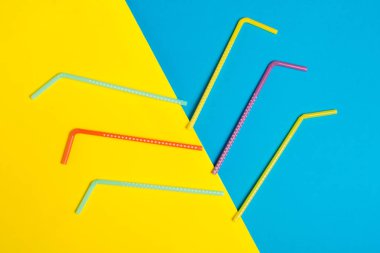 Bir içki payet ile parlak yaz arka plan