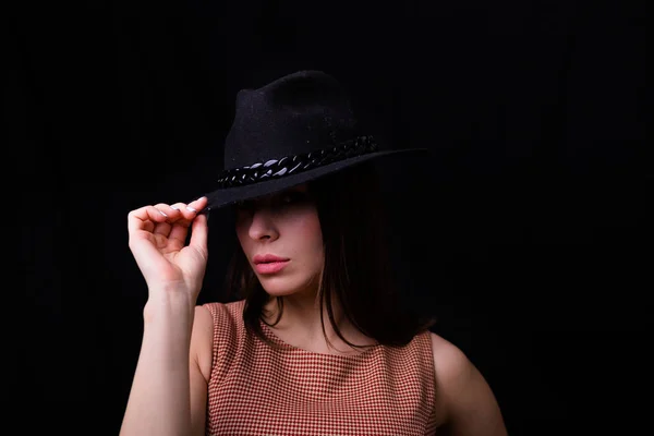 Hermosa Mujer Con Sombrero Lana Imagen Estilo Retro —  Fotos de Stock