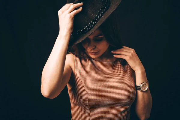 Hermosa Mujer Con Sombrero Lana Imagen Estilo Retro —  Fotos de Stock